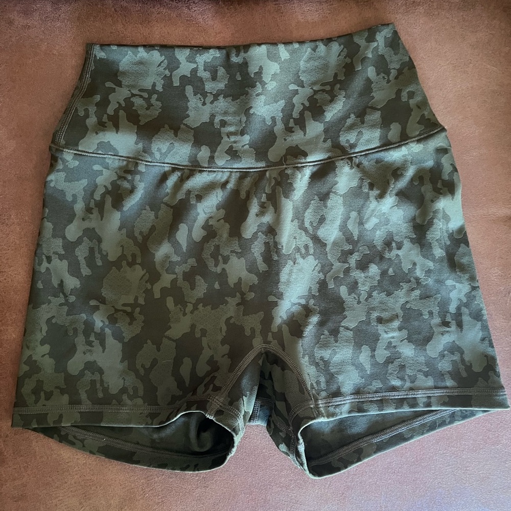 BuffBunny Confidential Short